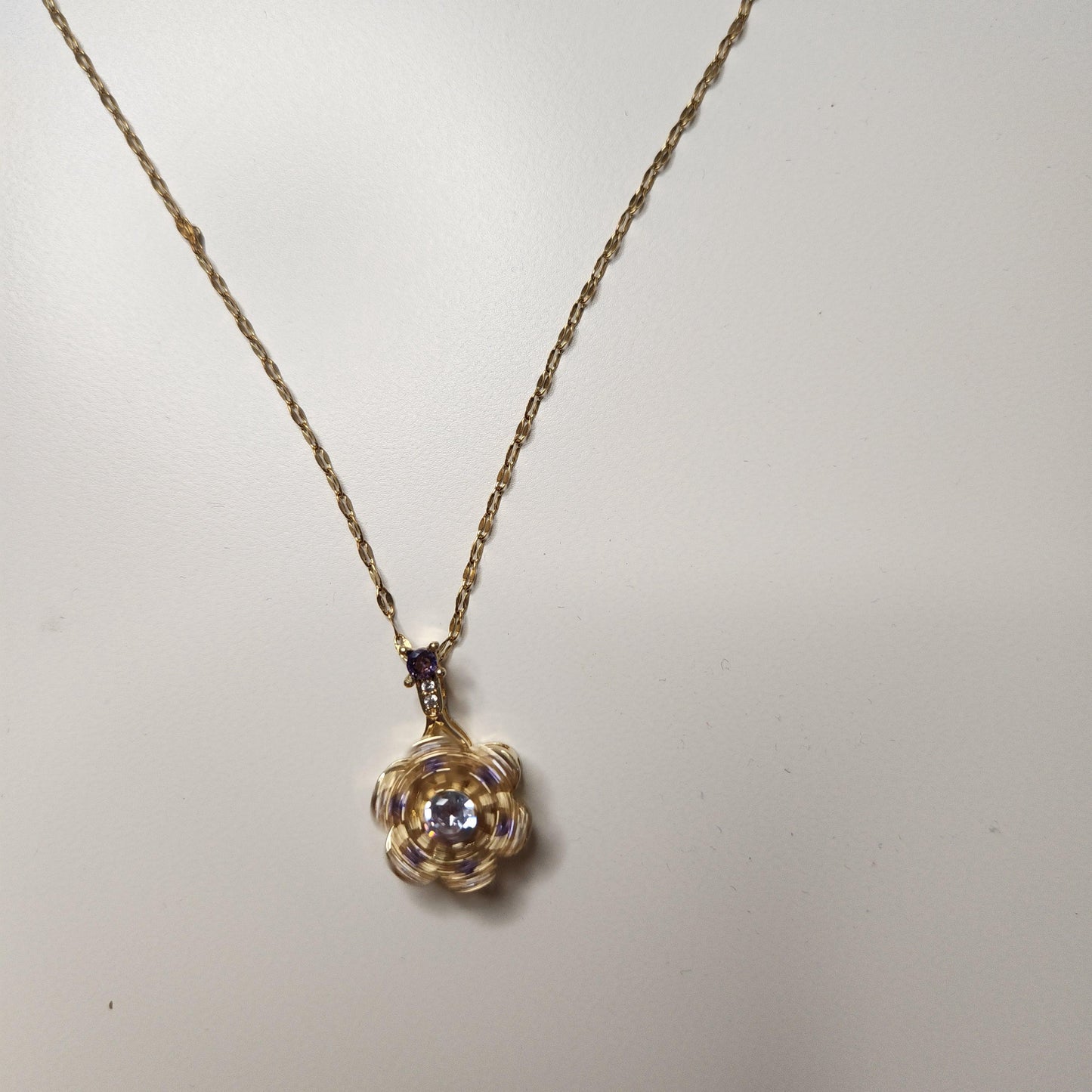 18k gold plated tarnish free anxiety reducing flower necklace