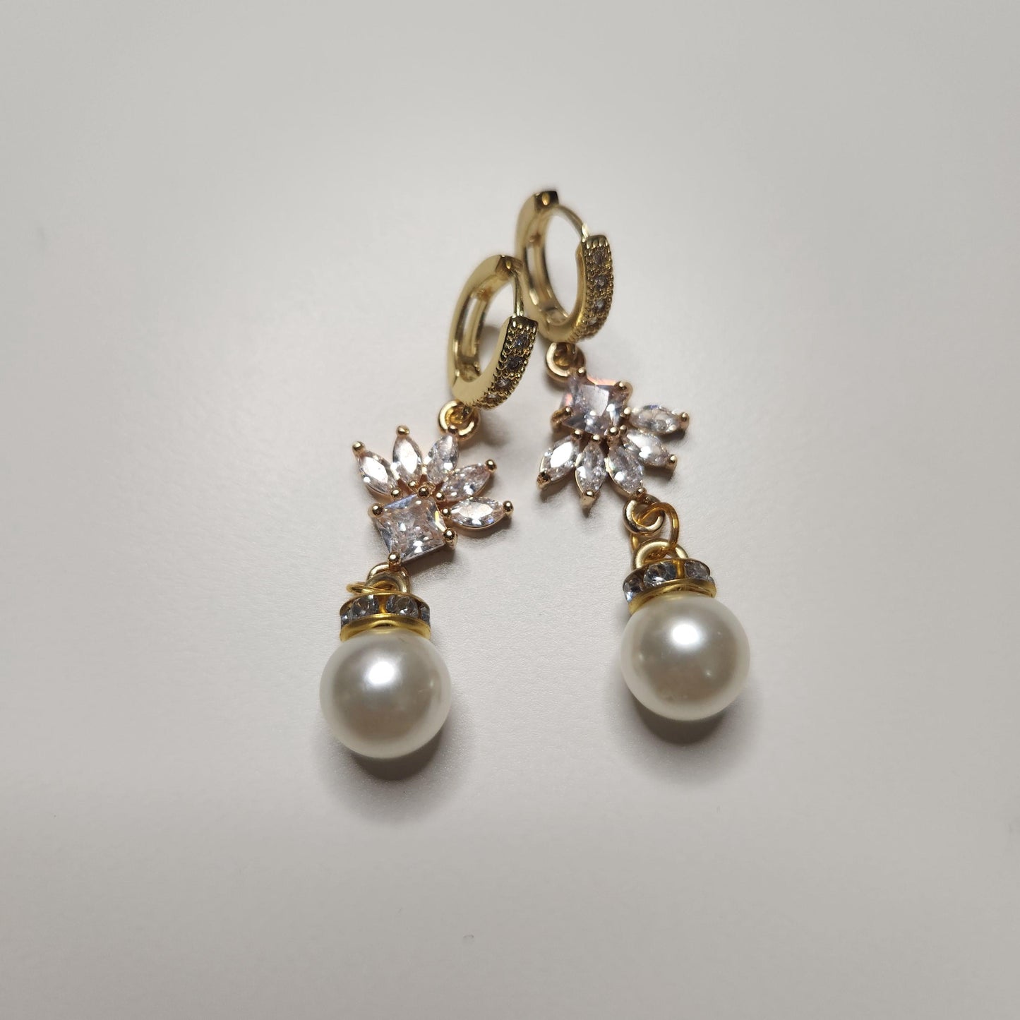 HANDMADE 18k gold plated huggie hoop with pearl details