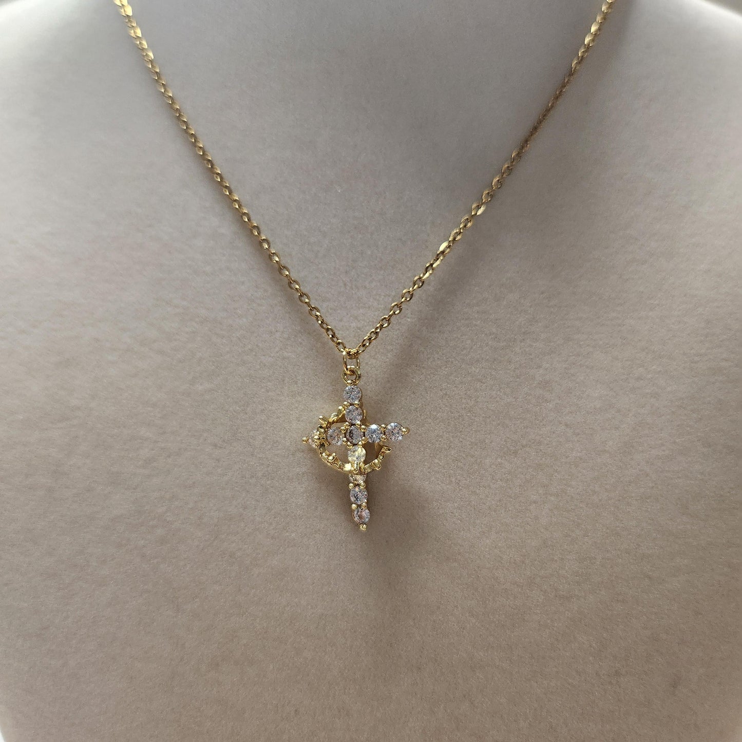 Viral cross necklace with crown gold plated